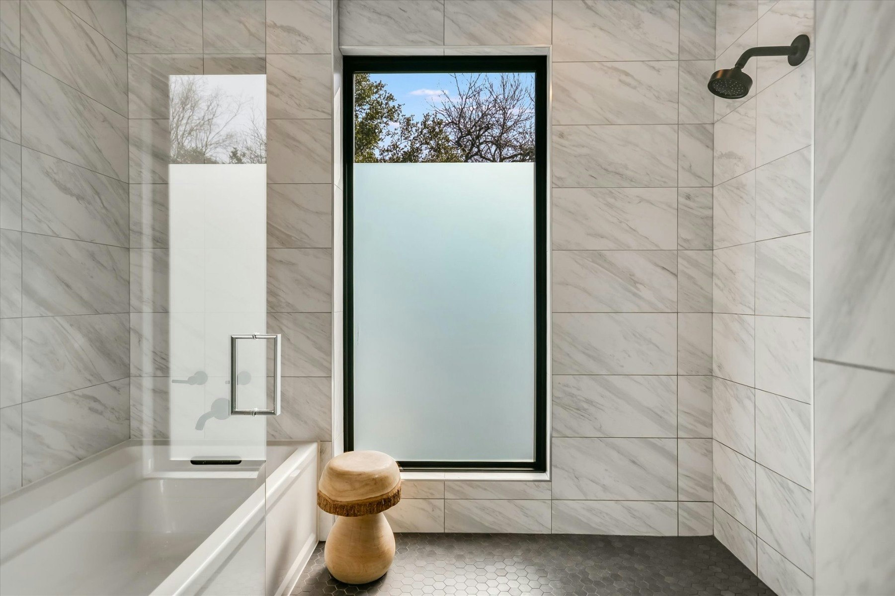 18 main bath and shower.jpg?ixlib=rb 3.2