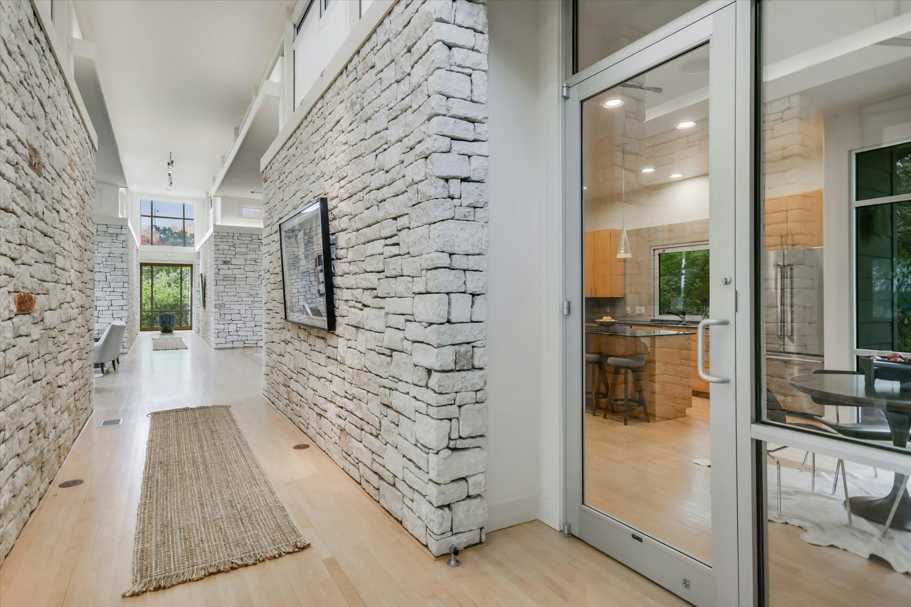 05 hall gallery.jpg?ixlib=rb 3.2