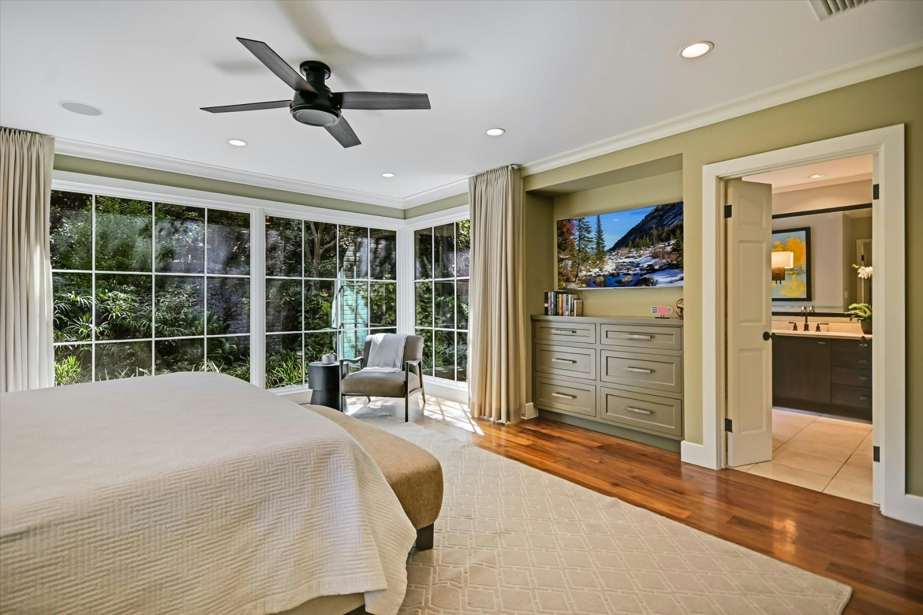 19 main bedroom 2.jpg?ixlib=rb 3.2