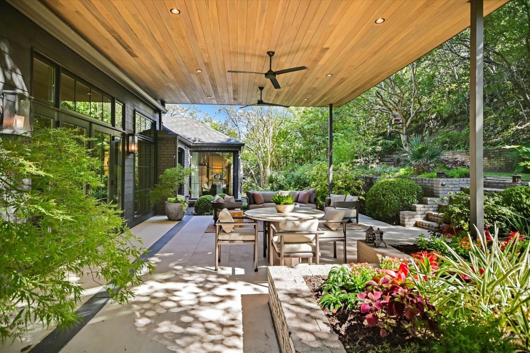 27 patio living 2.jpg?ixlib=rb 3.2